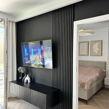 Nowy Nadmorski B5 Z Duzym Ogrodem - Przy Morzu 150m Apartmán