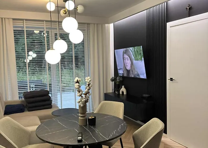 Apartment Nowy Nadmorski B5 Z Duzym Ogrodem - Przy Morzu 150m *