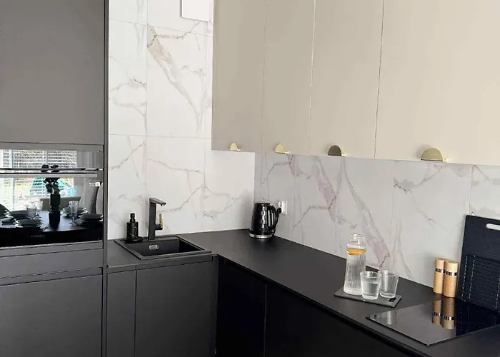 Nowy Nadmorski B5 Z Duzym Ogrodem - Przy Morzu 150m Apartment *